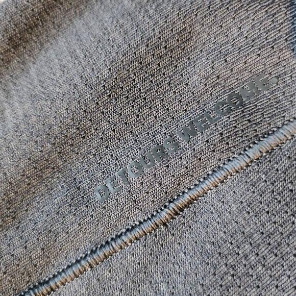 2/$25 Lululemon sz8 hiking top Grey - Picture 7 of 8